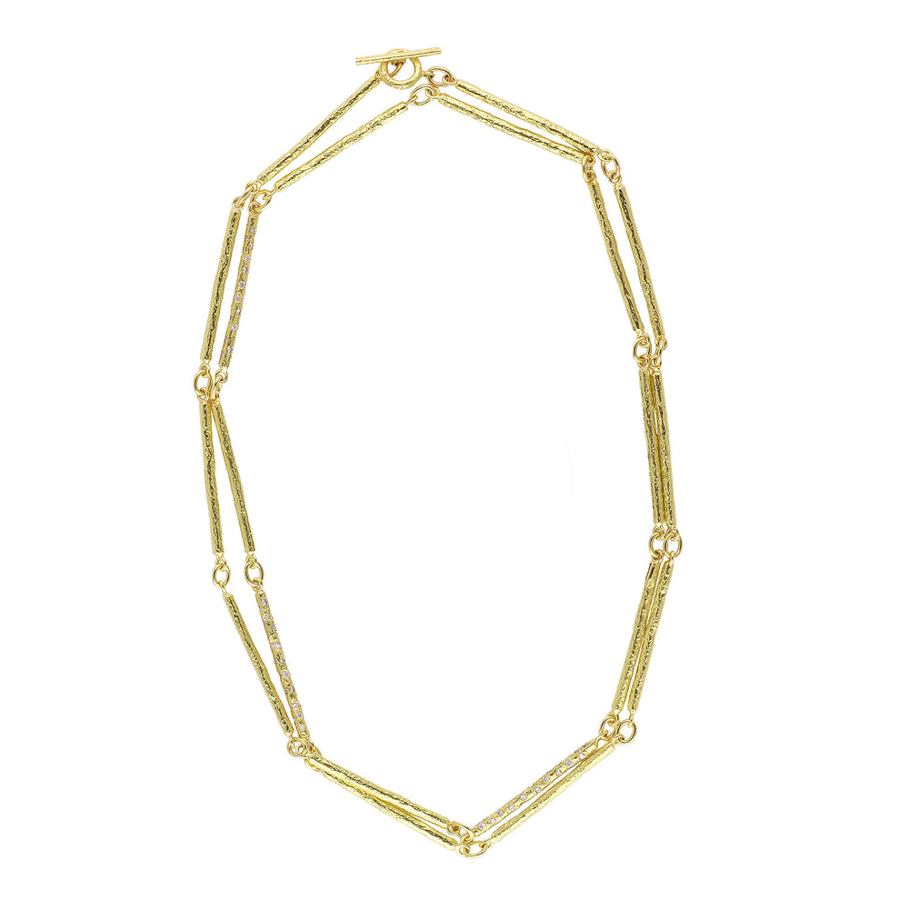 
                      
                        Detail view of Devon necklace in 18k yellow gold
                      
                    