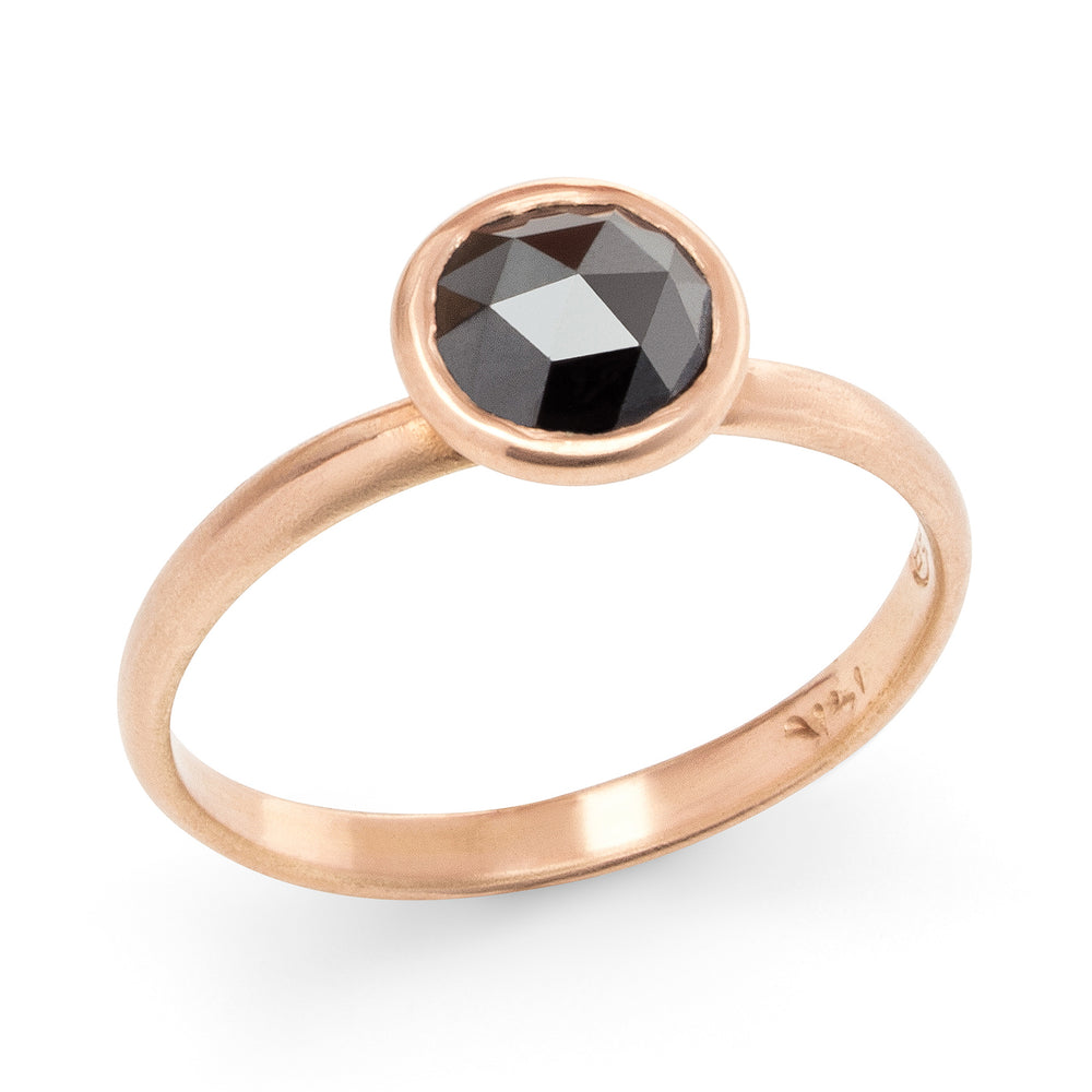Kelsey Ring with black diamond in rose gold